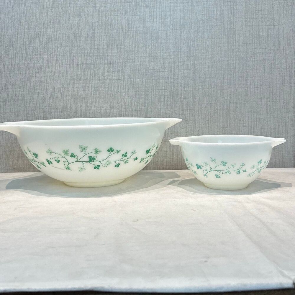 Vtg Pyrex Green Ivy Cinderella Bowls Chip Dip Set Small Large 4 Qt, 1.5 Qt 1960s